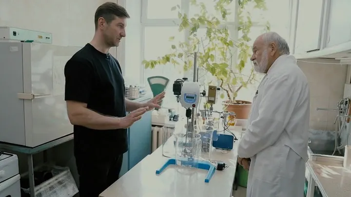 «Эпидемия» Антона Красовского – крутейшая передача о ВИЧ/СПИД. Один из самых полезных проектов на русском ТВ