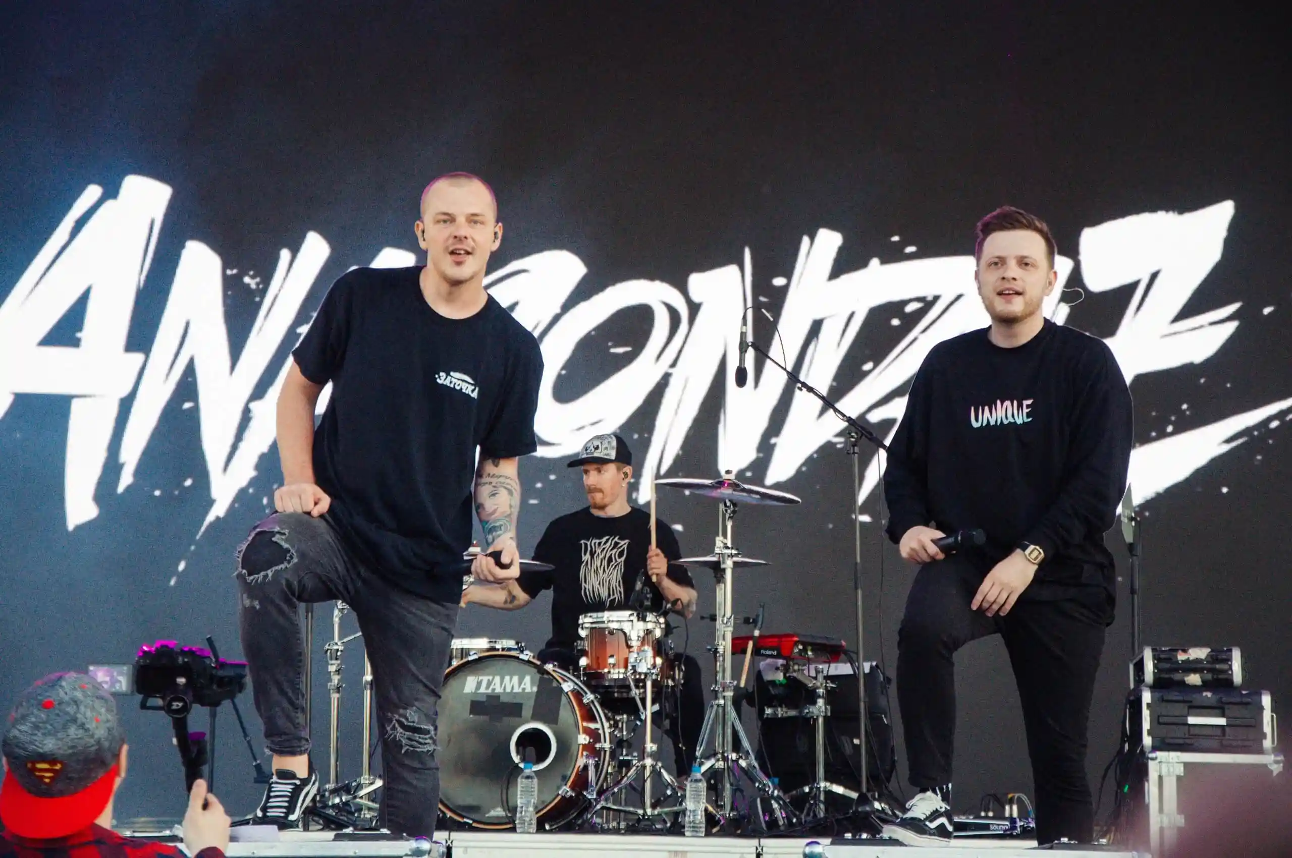 Девочка загадала на день рождения встречу с группой Anacondaz. Помог писатель Пелевин