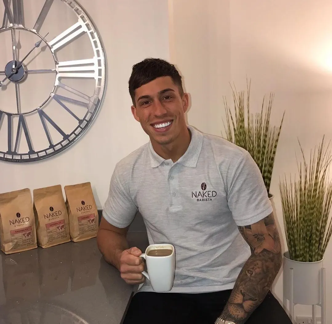 Участник британского реалити оказался расистом. А потом резко исправился