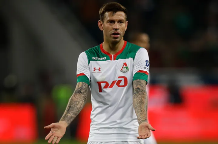 Футболиста Смолова лишили 8 млн рублей за разбитый BMW. В интервью Собчак он признался, зачем сбежал с места ДТП