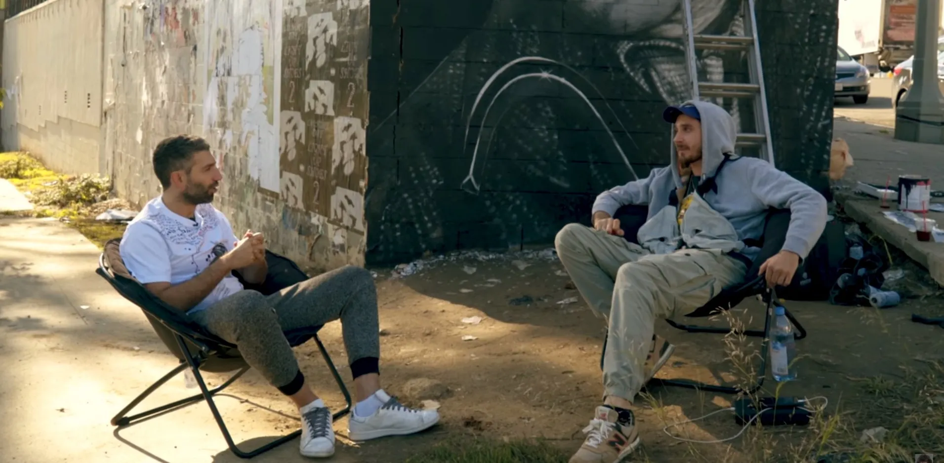 Кто нарисовал Дурова и подражает Бэнкси. Интервью экс-звезды Comedy Club со стритартерами