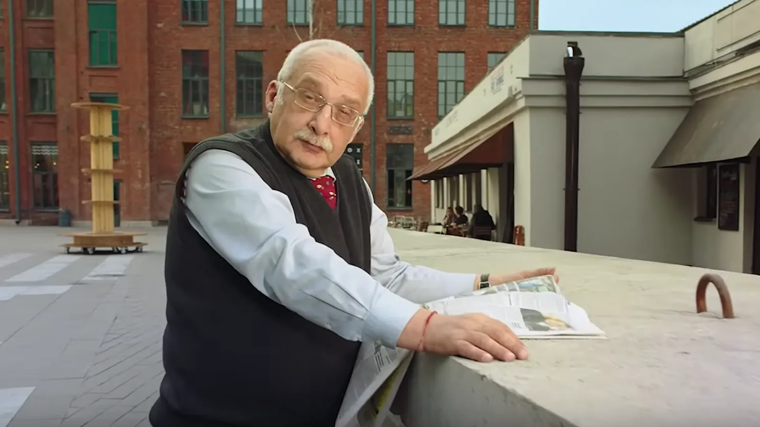 Александр Друзь пожаловался на пенсию. Сколько получает магистр и его коллеги с ТВ?