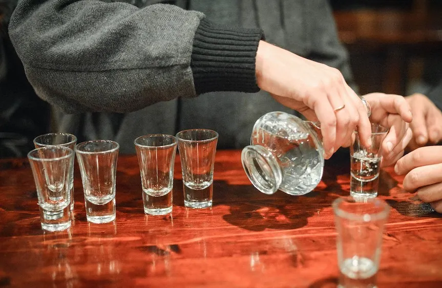 7 иранцев умерли, пытаясь вылечить коронавирус. Это самая тупая смерть месяца