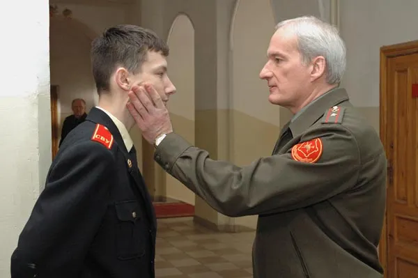 Гнида из «Кадетства» избил врача скорой помощи. С ним была девушка, сидевшая на коленях Александра Кокорина в «Кофемании»