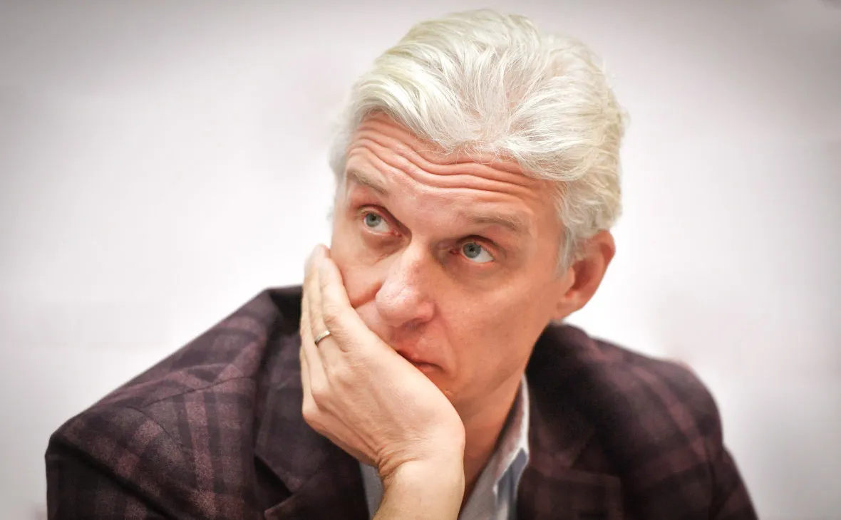 Олег Тиньков борется с лейкемией. Какие у него шансы и помогут ли деньги против болезни?