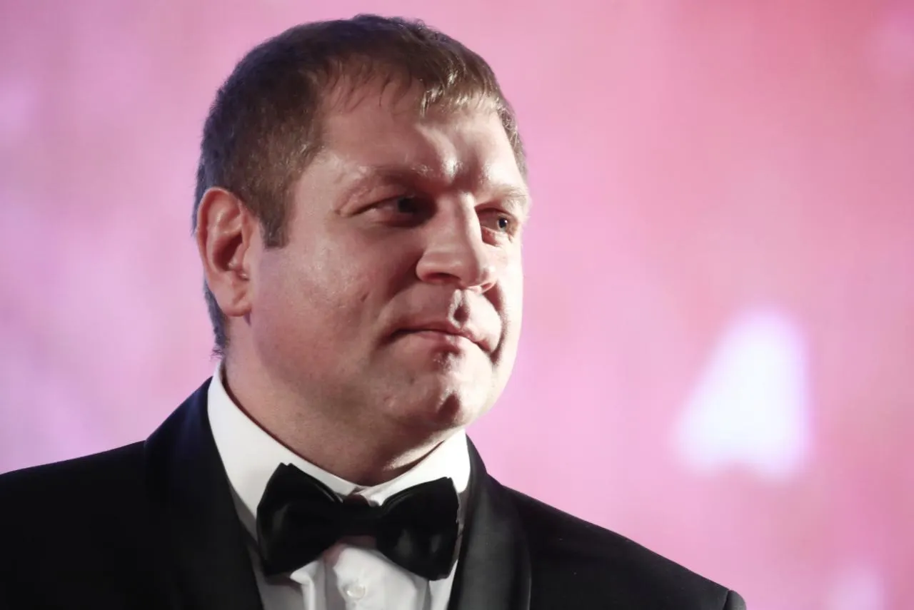 Емельяненко шикарной фразой вызвал Шлеменко на бой. Тот согласился