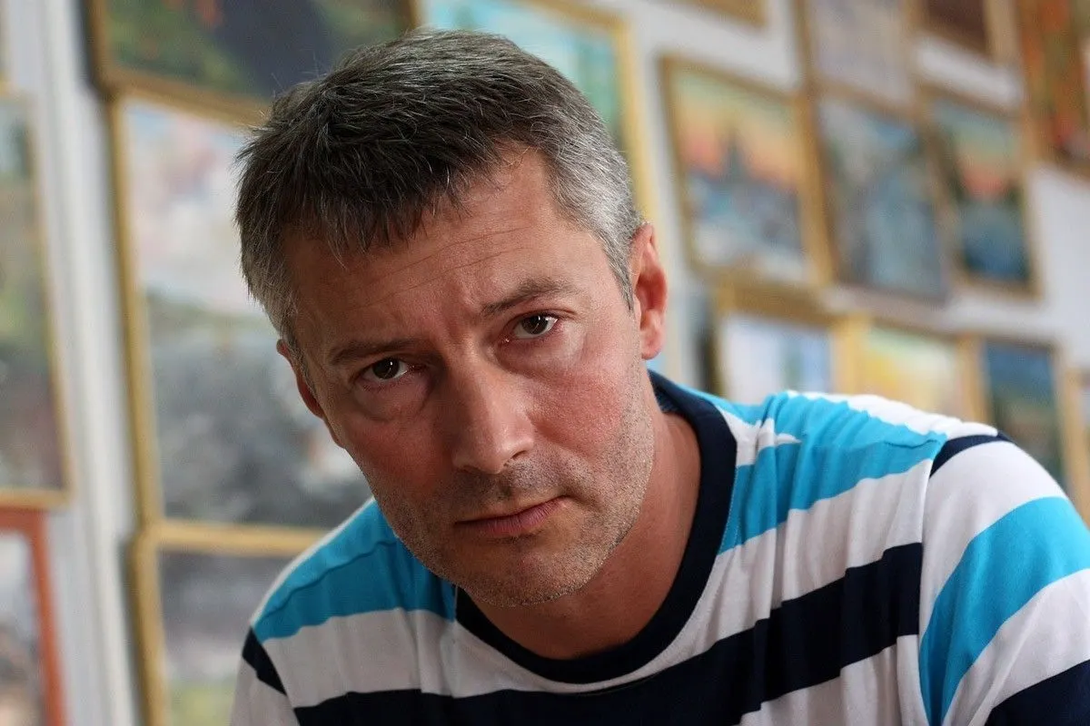 Блогер согласился бросить курить за лайки. На помощь пришёл борец с наркотиками Евгений Ройзман