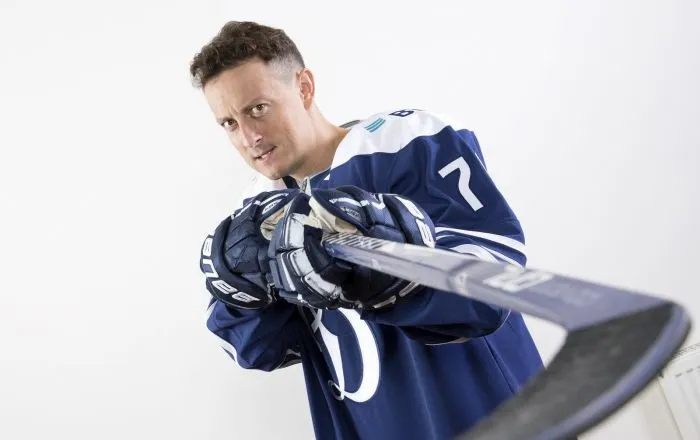 Депутат унижает Дудя, ведущий «Своей игры» пьет водку. 5 неожиданных видеоблогов звезд