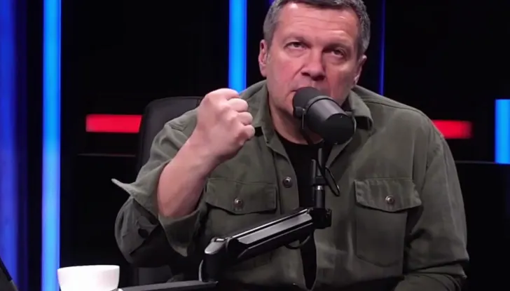 Владимир Соловьёв и Дмитрий Гордон поливают друг друга грязью. В чём суть конфликта?