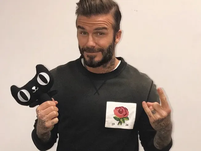 В Китае вышел фильм о Дэвиде Бэкхеме. Из-за тату экс-футболиста пришлось заблюрить