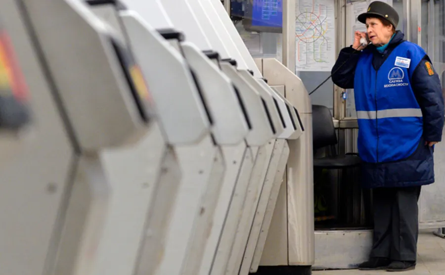 Контролер в метро