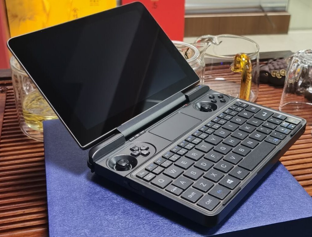 Вышел первый обзор GPD WIN Max. Это самый мощный мини