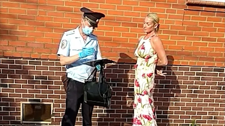 Анастасия Волочкова устроила скандал из-за посещения монастыря и оскорбила полицейских. Её оправдания – настоящий стыд