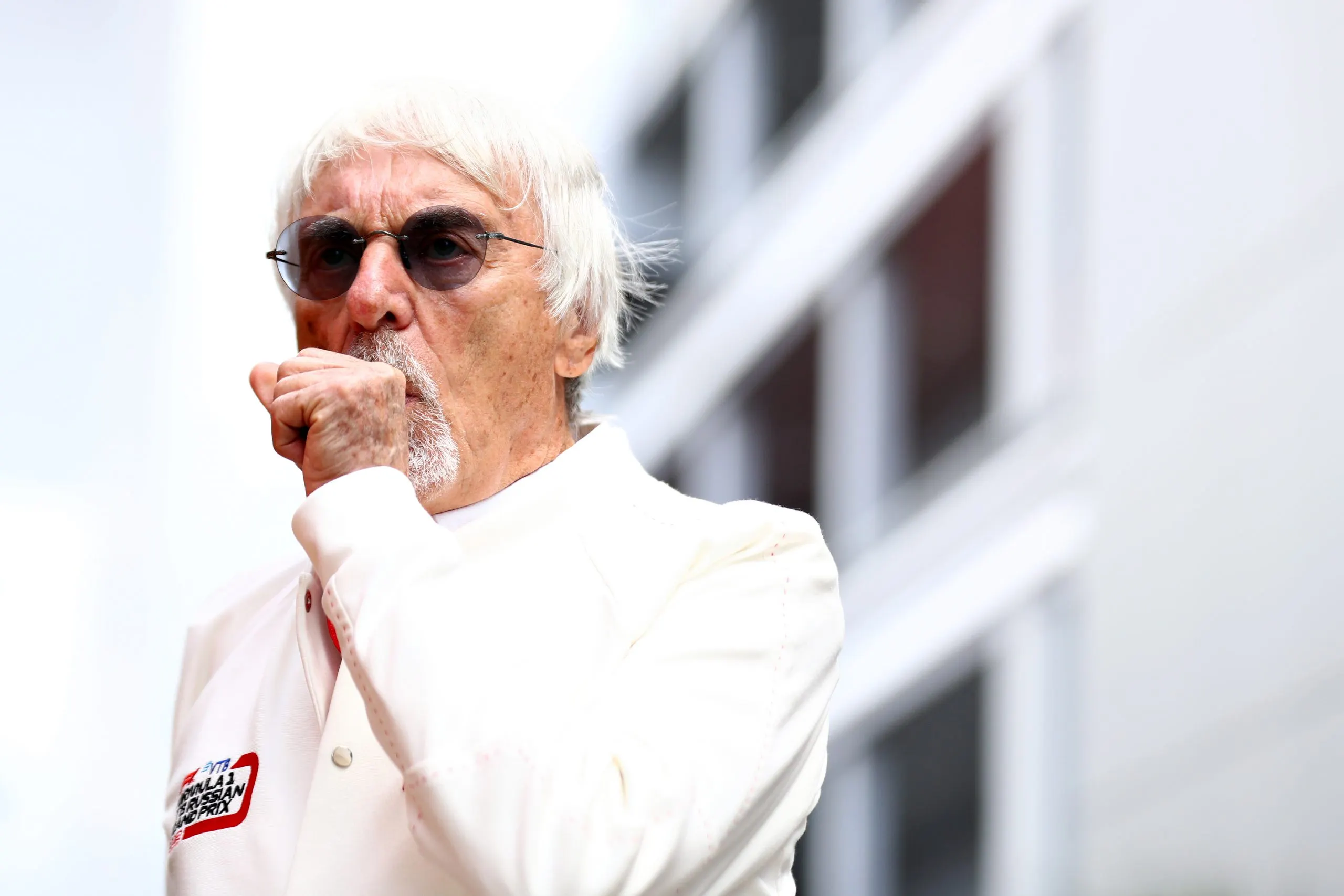 Считает, что белые лучше черных, хочет, чтобы Путин покорил Европу. Бывший босс «Формулы-1» устроил скандал в 89 лет