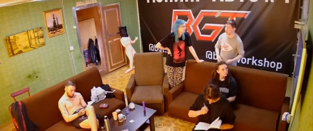 Ресторатор с Versus запустил трэш-реалити SosedTV. Что там происходит?