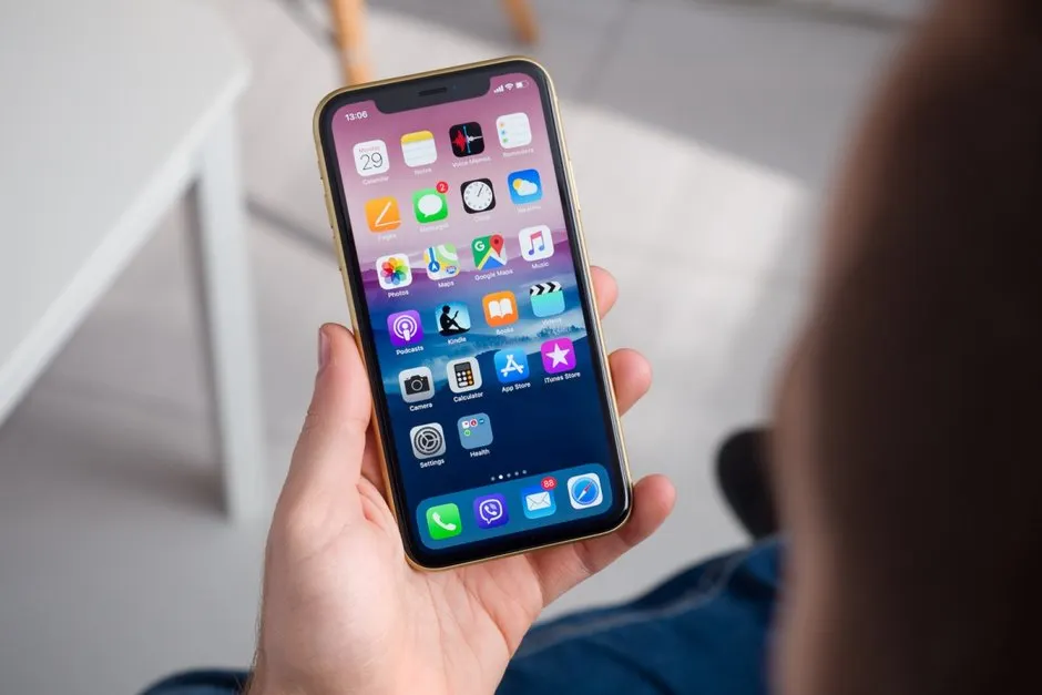 iPhone XR – самый выгодный смартфoн за последние 2 года. Он дешевеет очень медленно