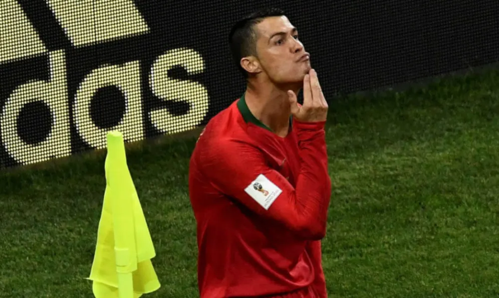 Школьник провалил экзамен по французскому, сравнив Криштиану Роналду с козлом. Что он написал?