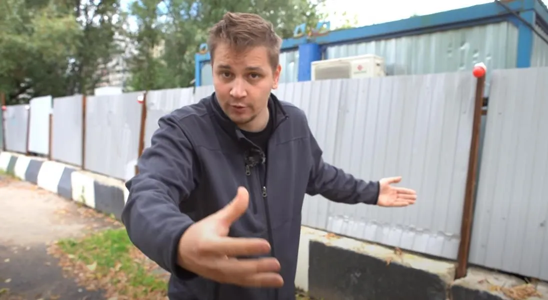 Антон Лядов записал влог из Беларуси. У него отобрали камеру, посадили в тюрьму и избили