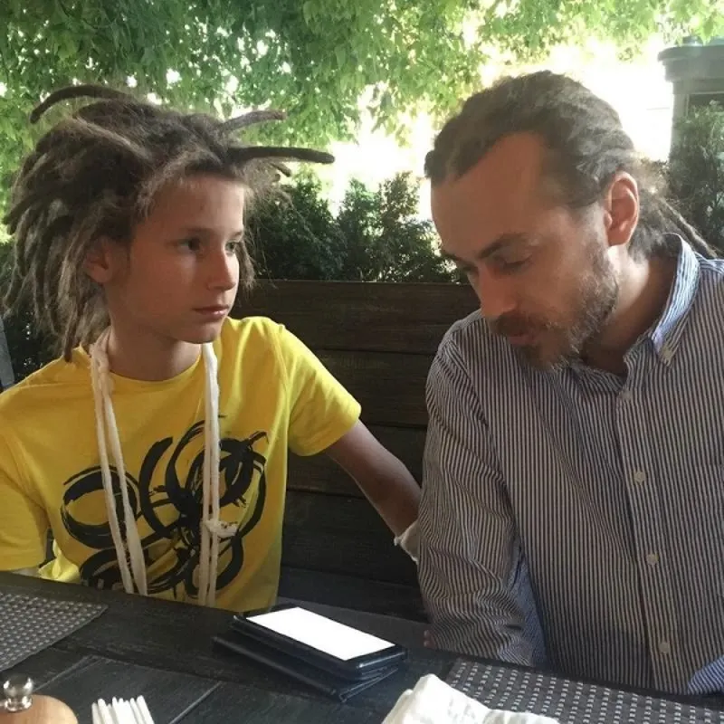 Сын Децла выпустил первый трек. Музыку для него написал давний оппонент Гнойного