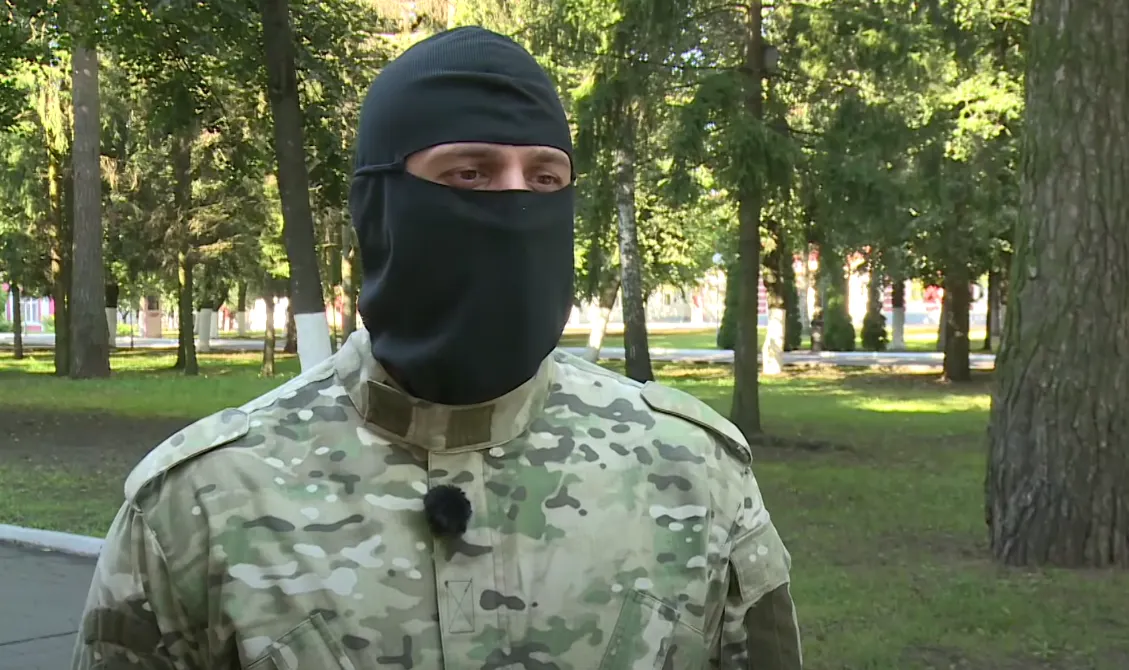 «Я его отпустил – и что теперь?» Ставший героем мема белорусский военный объяснил происхождение этого мема