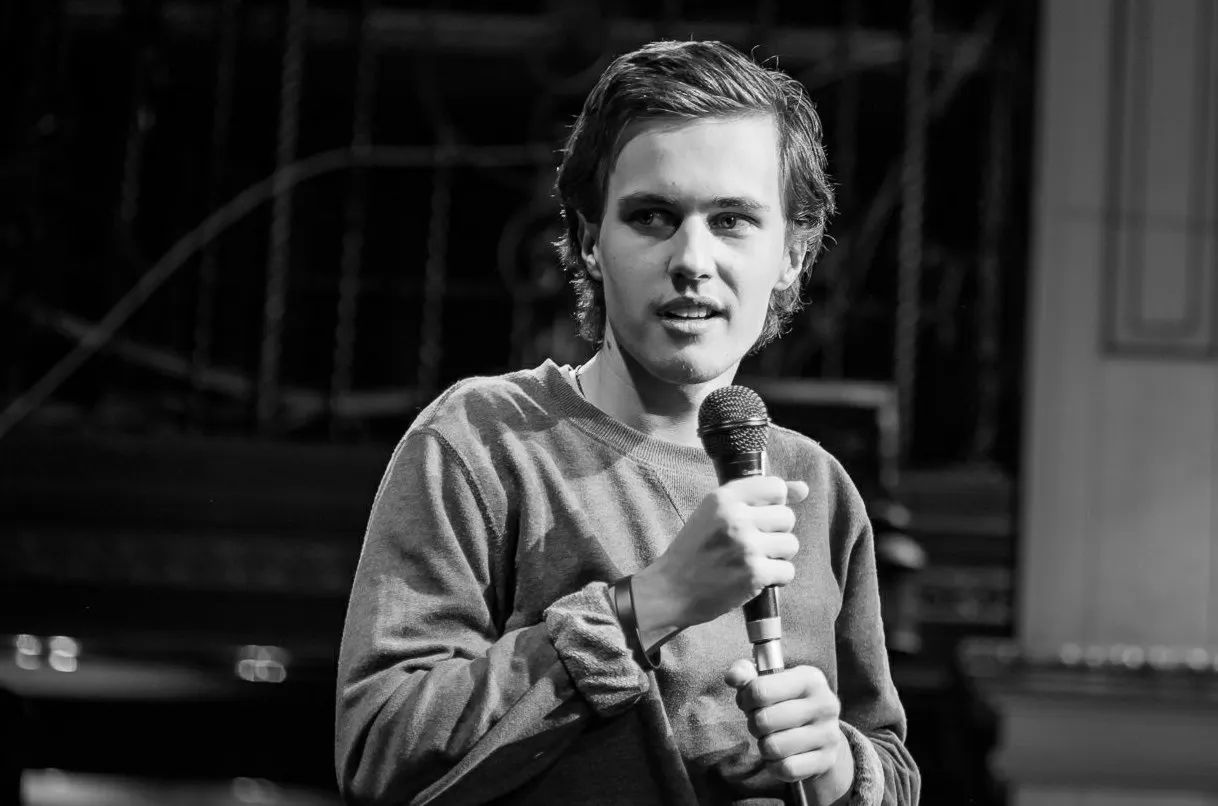 «Никому нет до меня дела». У комика Александра Долгополова проблемы с деньгами и головой