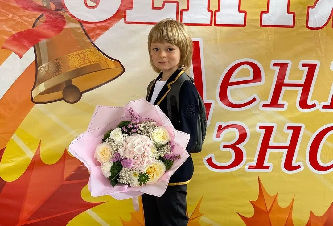 «Кто такой этот Александр Плющенко?» Гном Гномыч пошел в первый класс – его поклонники в шоке