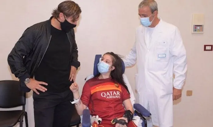 Легендарный футболист вытащил человека из комы. Как это произошло?