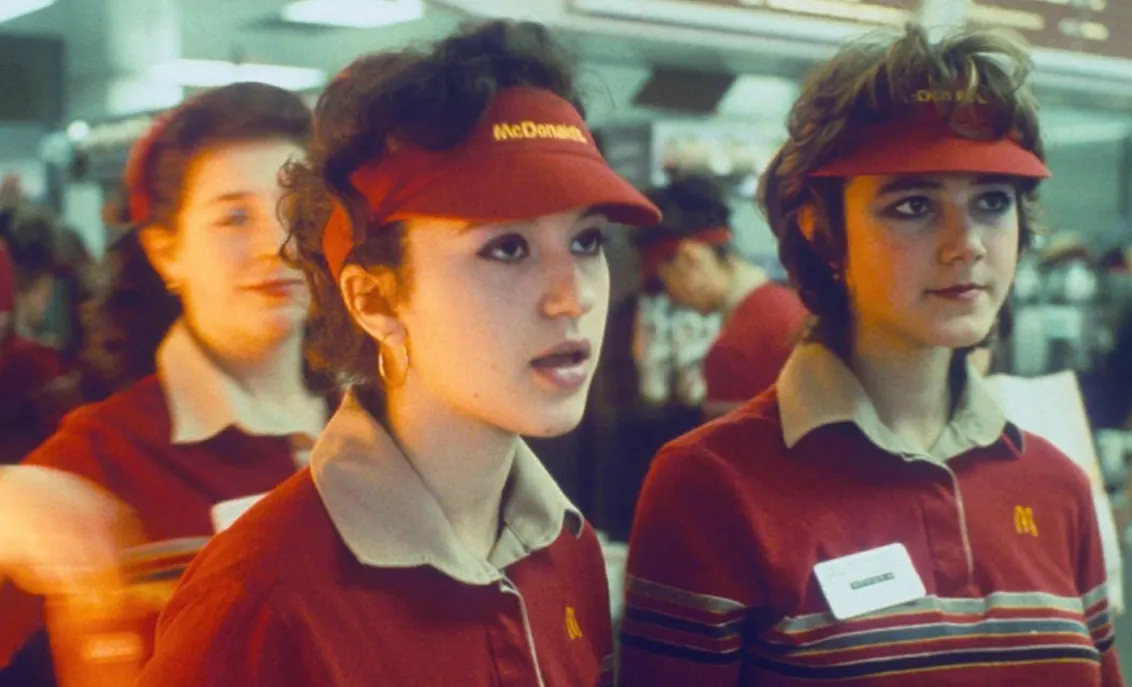 Каким был советский фастфуд? Странные чебуреки,  предшественник McDonald&#8217;s и бургеры от Сталина