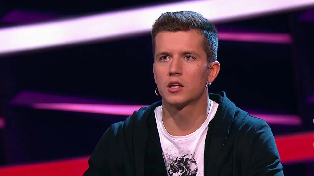 «Он уже опозорен на всю страну». За что травят Дениса Косякова?