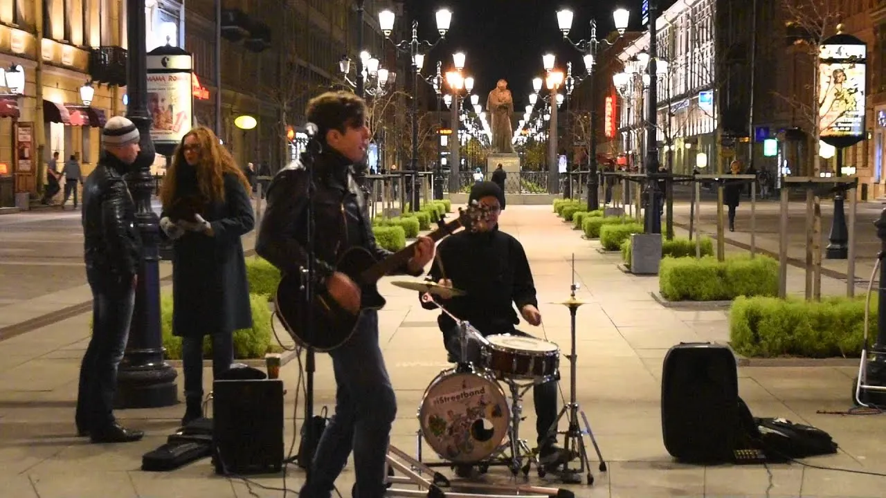 В Петербурге массово задерживают уличных музыкантов. В соцсетях даже запустили флешмоб