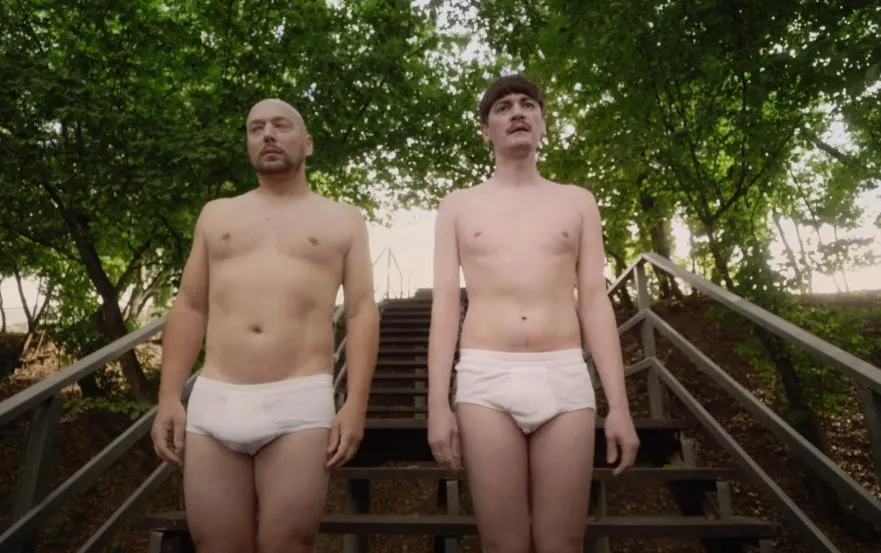 Гудков и Маркони гениально извинились за провальный выпуск «Comment Out». Они превратили покаяние в рекламную интеграцию