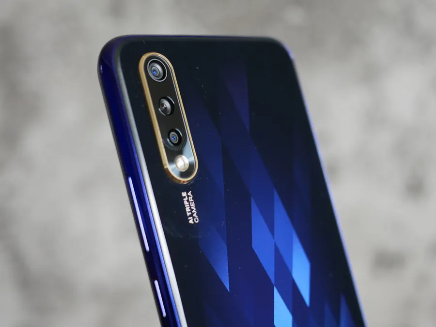 Нашли альтернативу бюджетникам Samsung Galaxy. Но у корейцев есть преимущество