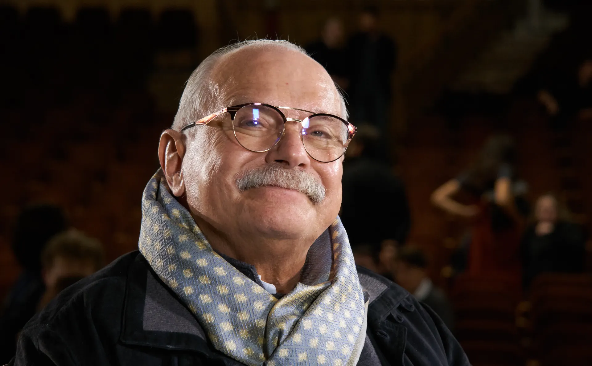 Задержан основатель финансовой пирамиды, в которую вложился Никита Михалков и другие звёзды. Как работала эта схема?