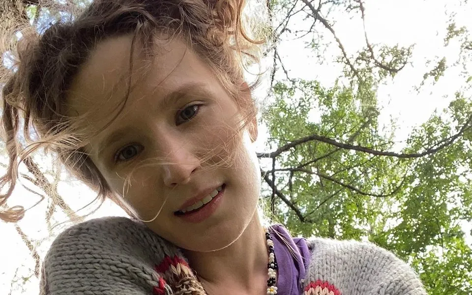 Монеточка задиссила Шнурова и выпустила пару хитов. Но свежий альбом слабее предыдущего