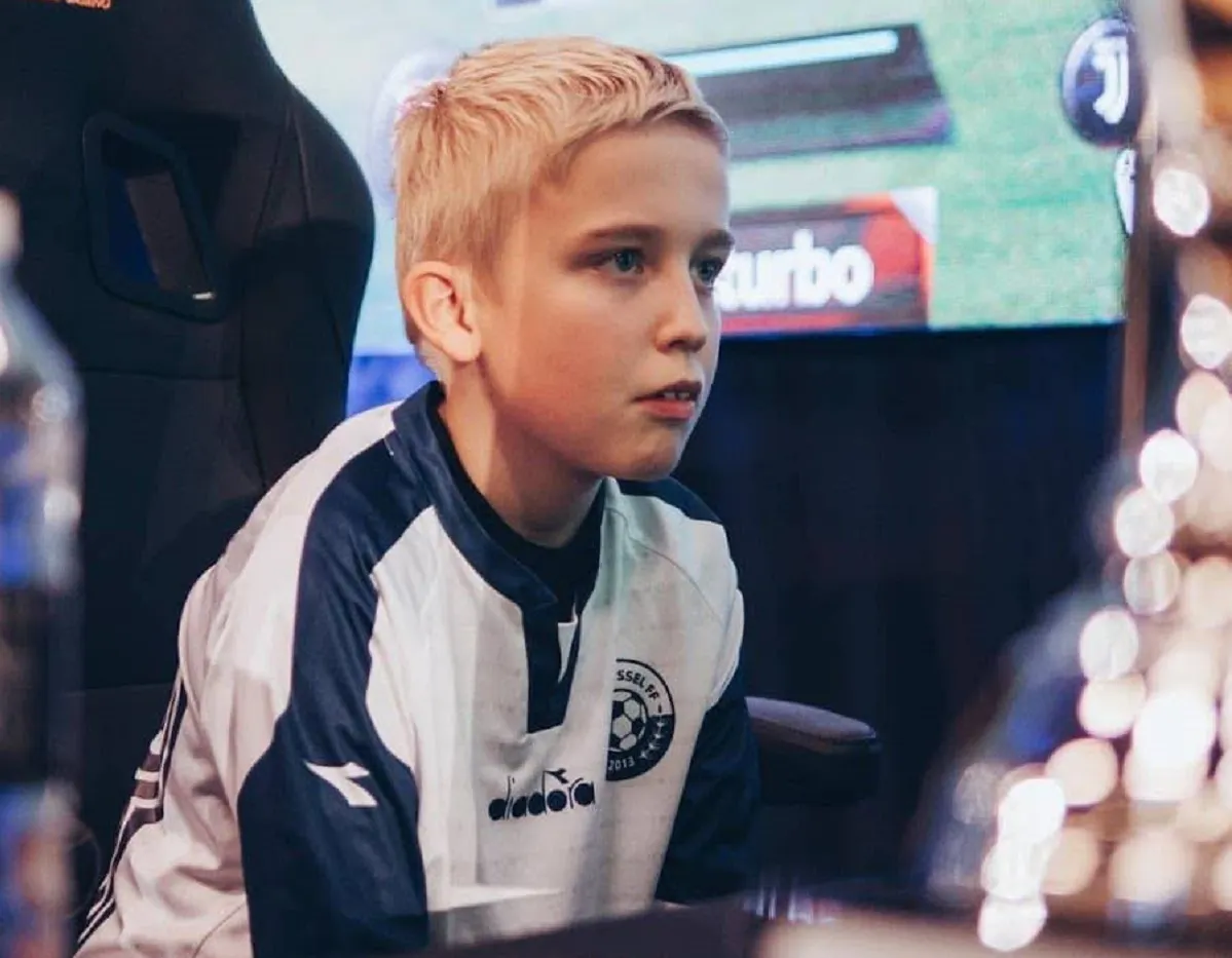 У 14-летнего пацана 150 подряд побед в FIFA 21. 2 года назад он завел личного менеджера