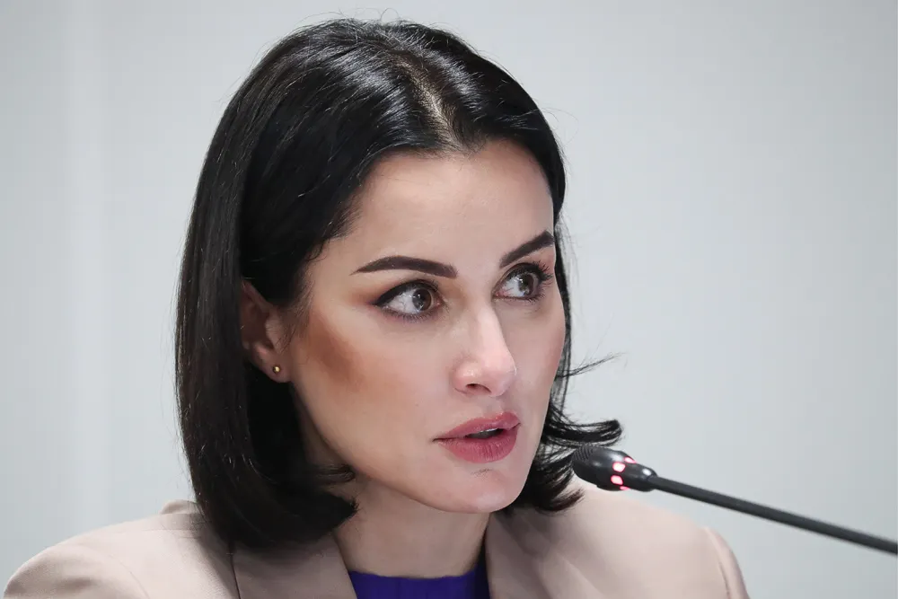 Сергей Шнуров выписал Канделаки штраф за интервью с единороссом. Тина назвала это цензурой