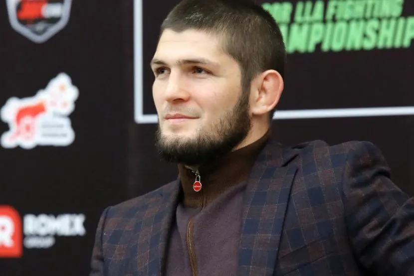 Стало известно, сколько заработал Хабиб за всю карьеру. Денег столько, что боец может не возвращаться в октагон