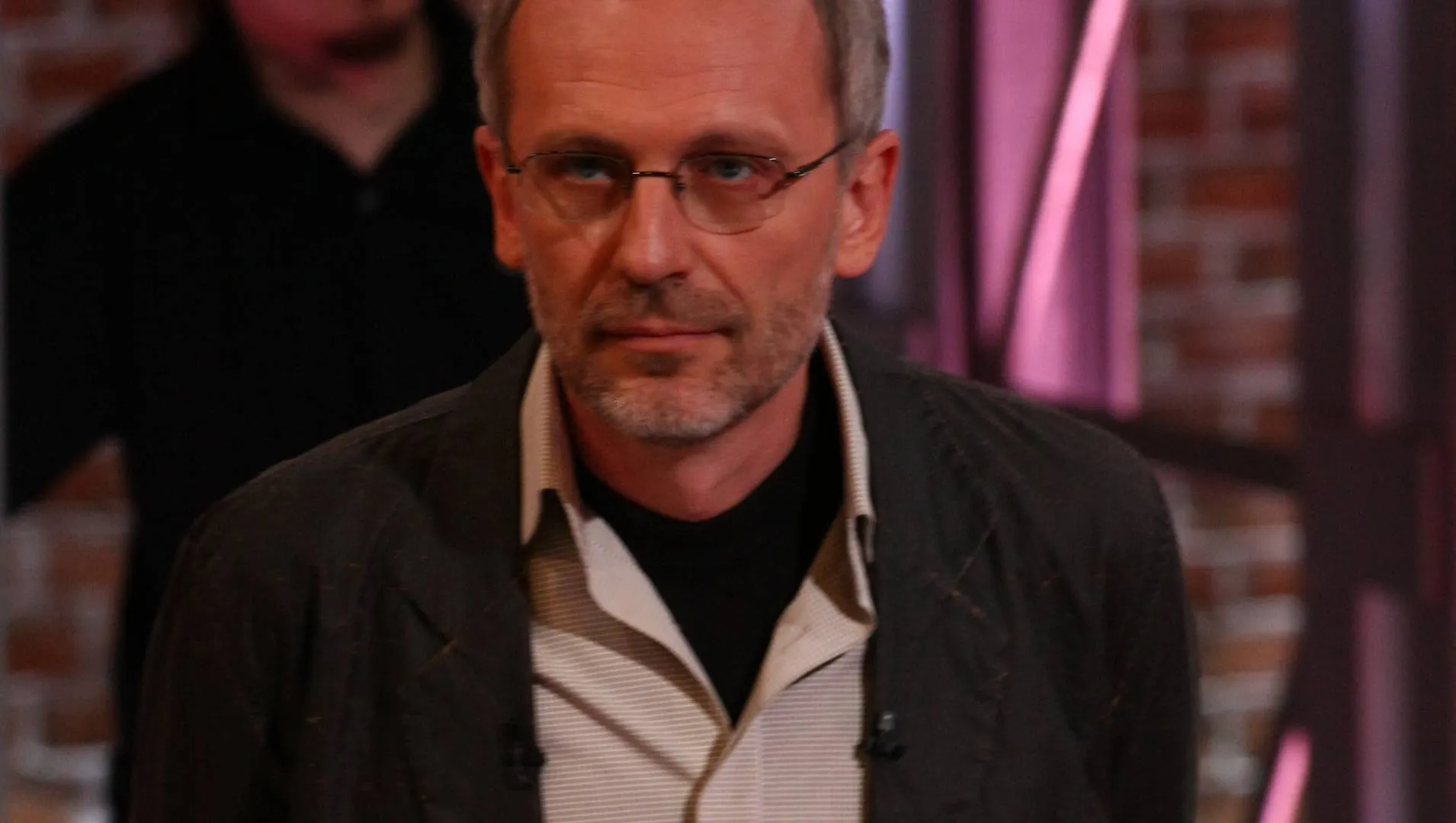 «Акулы пера», «Куклы» и циничный Гордон. 10 самых злых передач в истории российского телевидения