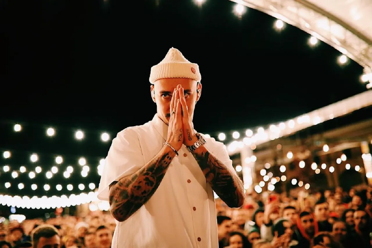 Леван Горозия обещал пиво, когда уйдет босс «Локомотива». Тот ушел – рэпер позвал всех в бар