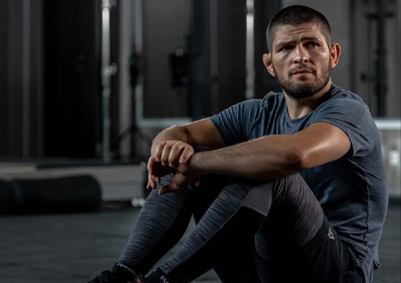 Боец UFC показал видео, где Хабиб максимально близок к поражению. Он даже постучал, как Конор