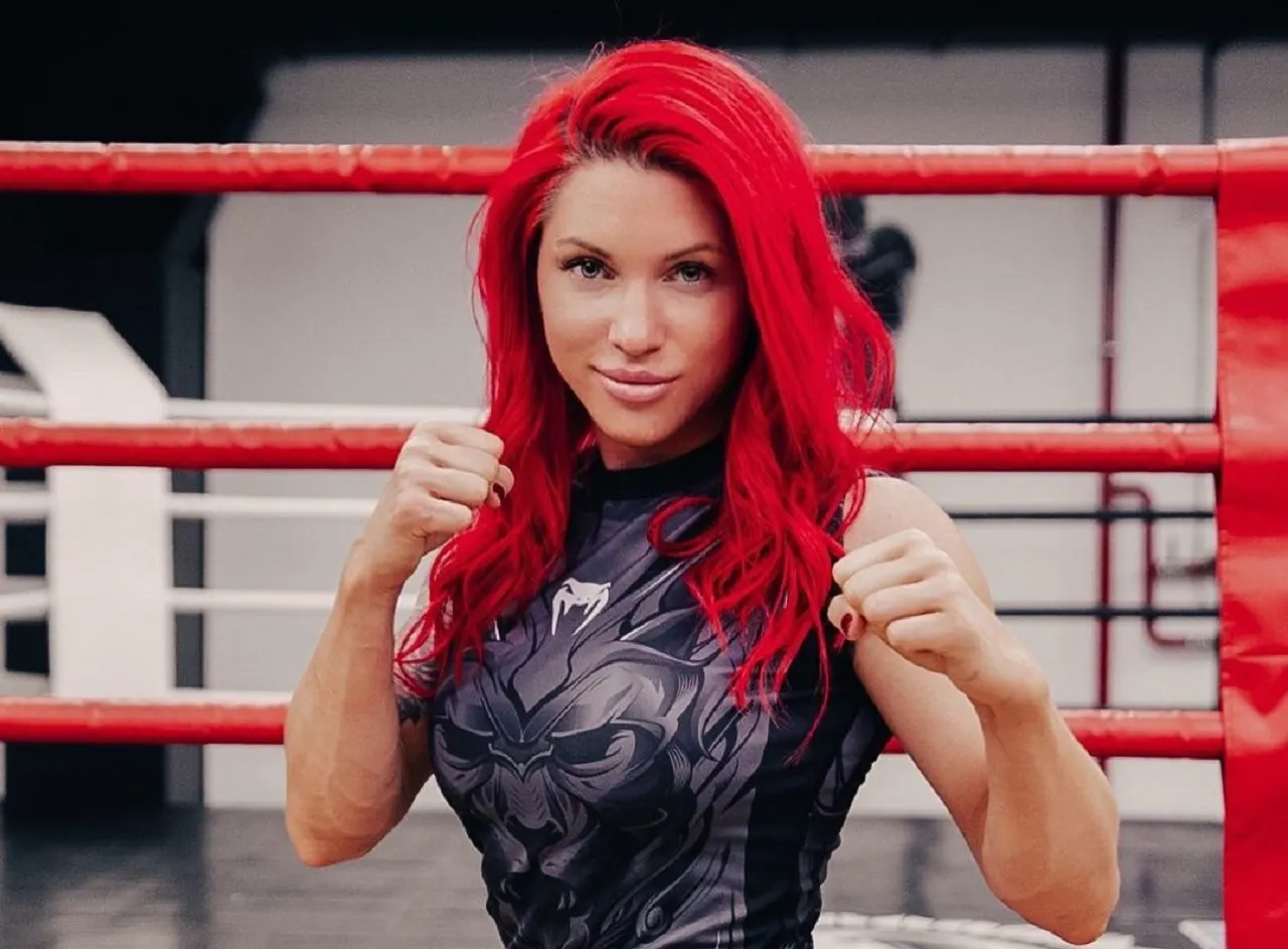 Дарина Маздюк, вырубившая блогера весом 240 кг, подписала контракт с Bellator. Это второй промоушн мира после UFC