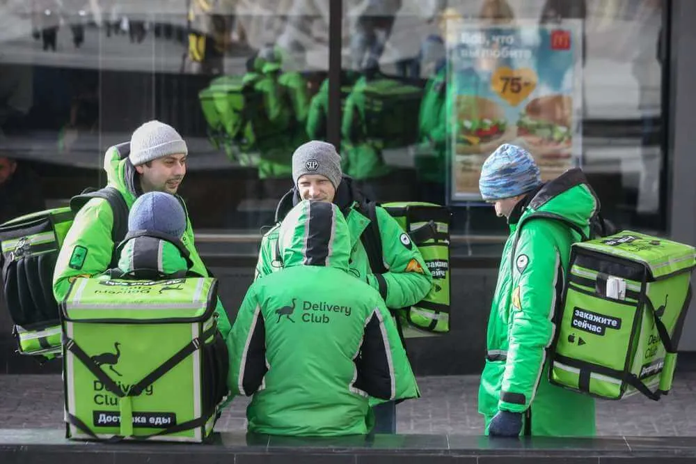 Как доставщики еды отказываются везти заказы. Тред про курьеров из «Яндекс.Еды» и Delivery Club