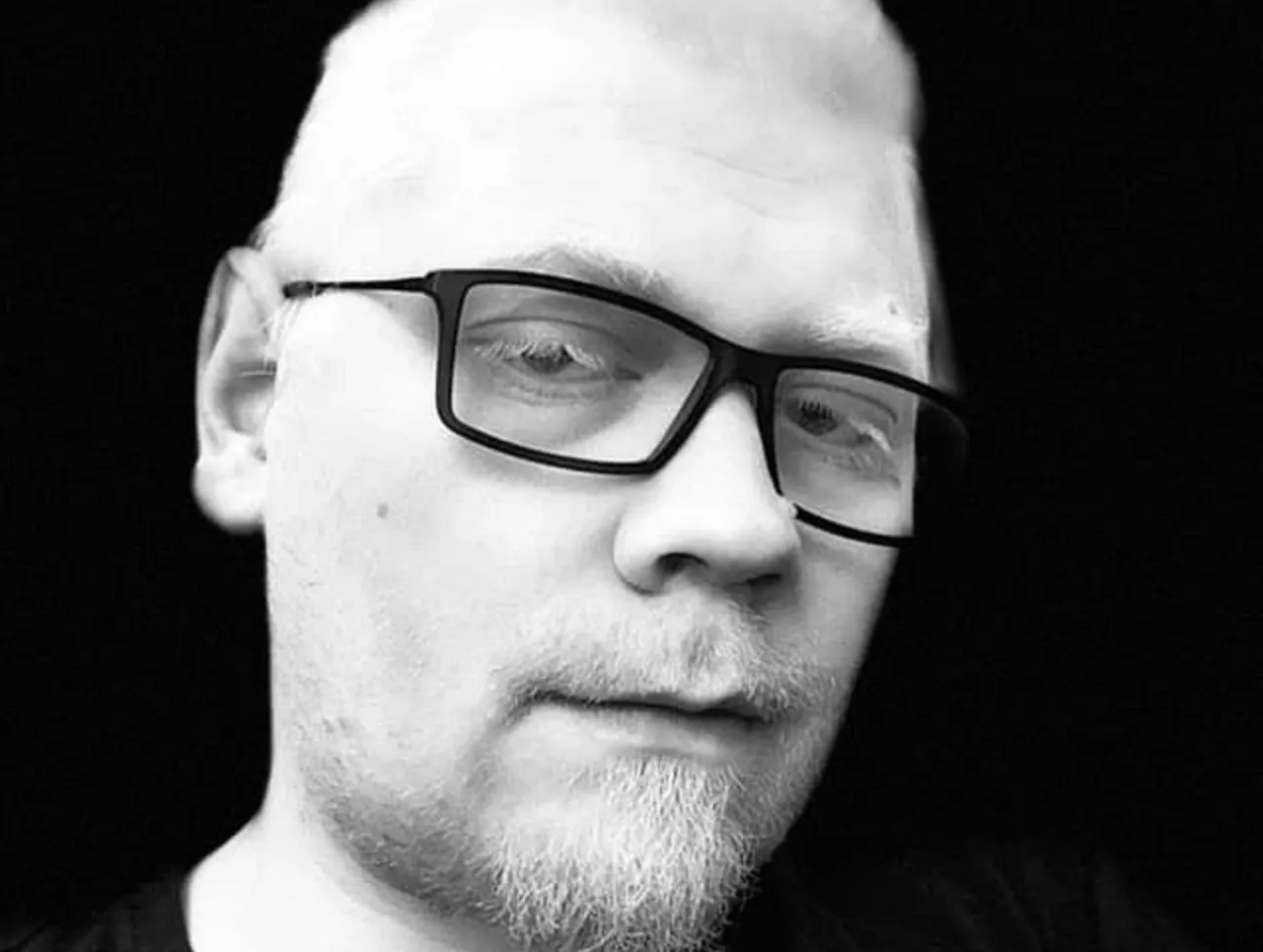 В Москве покончил с собой экс-главред сайта «Единой России». Он оставил в телеграм-канале записку «Не верьте суициду»