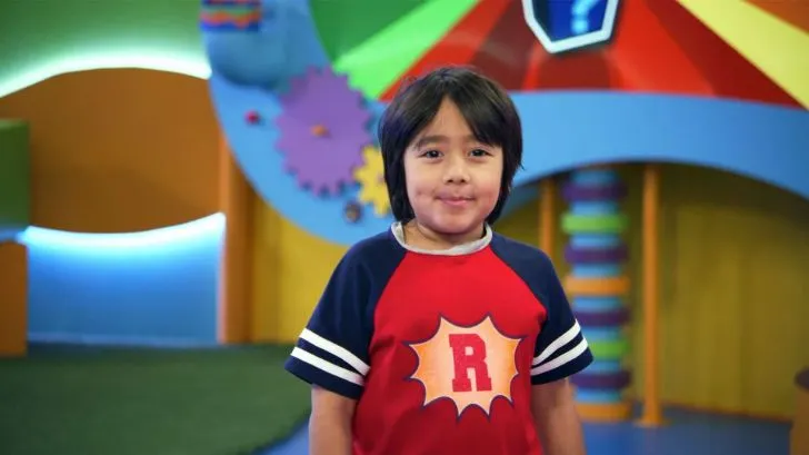 Кто из ютуберов заработал больше всех за 2020 год? Парню всего девять лет, но просмотры безумные