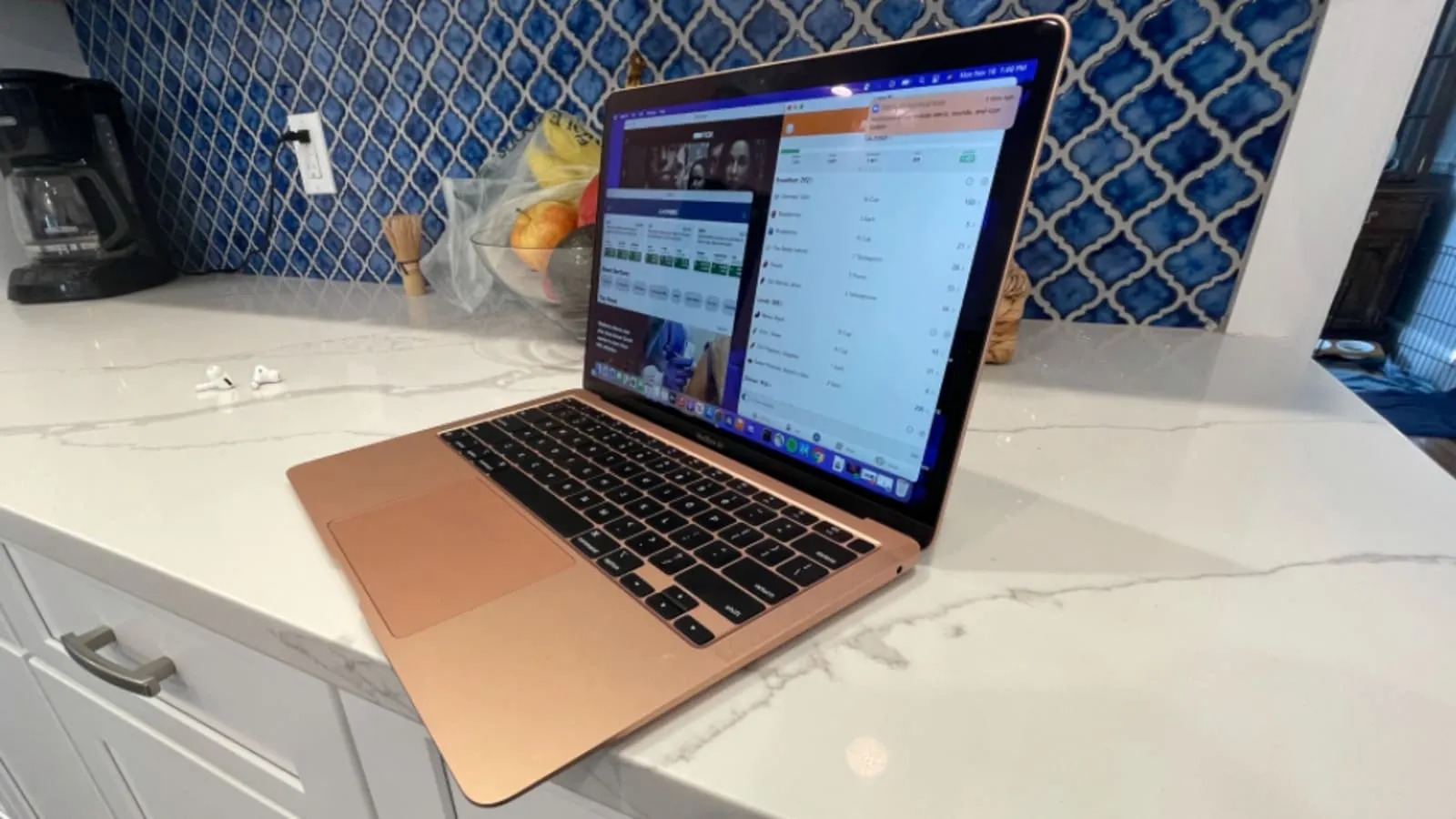 MacBook Air с M1 – лучший продукт года от Аpple. А iPhone 12 вообще не попал в топ