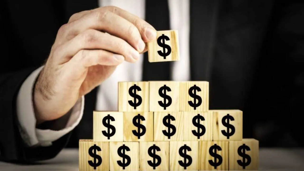 Отсутствие лицензии и гарантия дохода. Названы признаки скрытой финансовой пирамиды