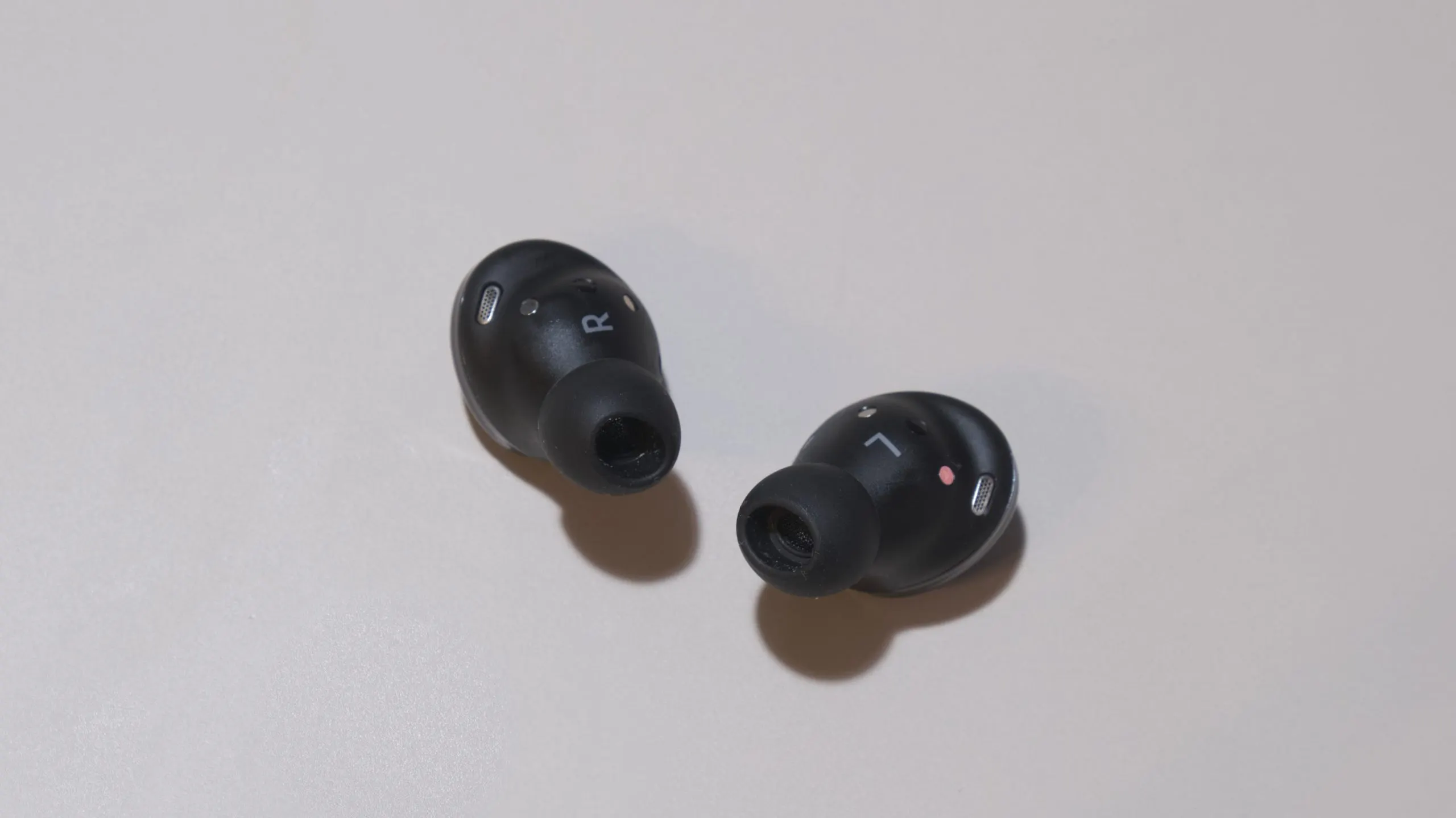 Обзор Samsung Galaxy Buds Pro. Топовый звук и хорошая шумоизоляция