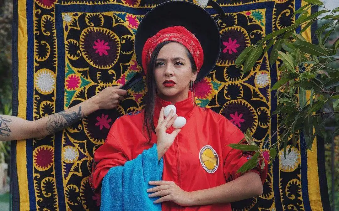 5 странных фактов о певице Маниже. Она предсказала поездку на «Евровидение» и взбесила менеджера Ланы Дель Рей