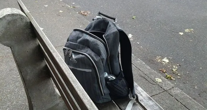 Вор забрал чужие вещи в каршеринге, но не смог нажиться на них. История пропажи и возвращения рюкзака с деньгами и документами