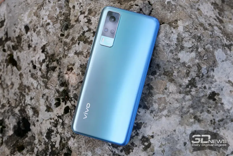 Этот Vivo — единственный крутой девайс бренда. Он уничтожает хитовый Xiaomi